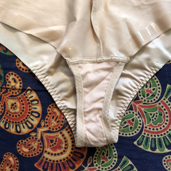 NWT 2X Spanx Thong Shaper High Waist Panty - Picture 5 of 6